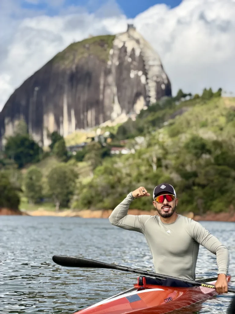 sergio david piedra del penol guatape.webp